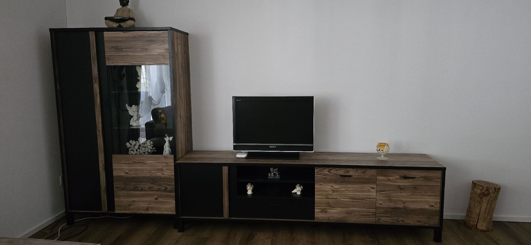 Tische: Wohnzimmer-Einrichtung – Gebraucht aus Dussnang von Minio 2