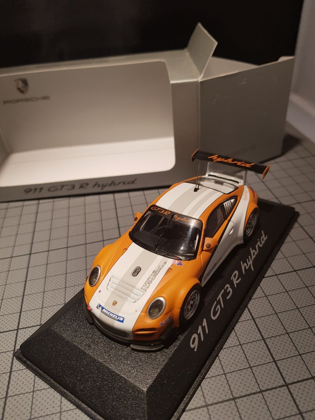 Porsche Voitures modèles: Porsche 911 GT3 R hybrid – Neuf avec emballage d'origine à Chézard-St-Martin par AlPat-Collections