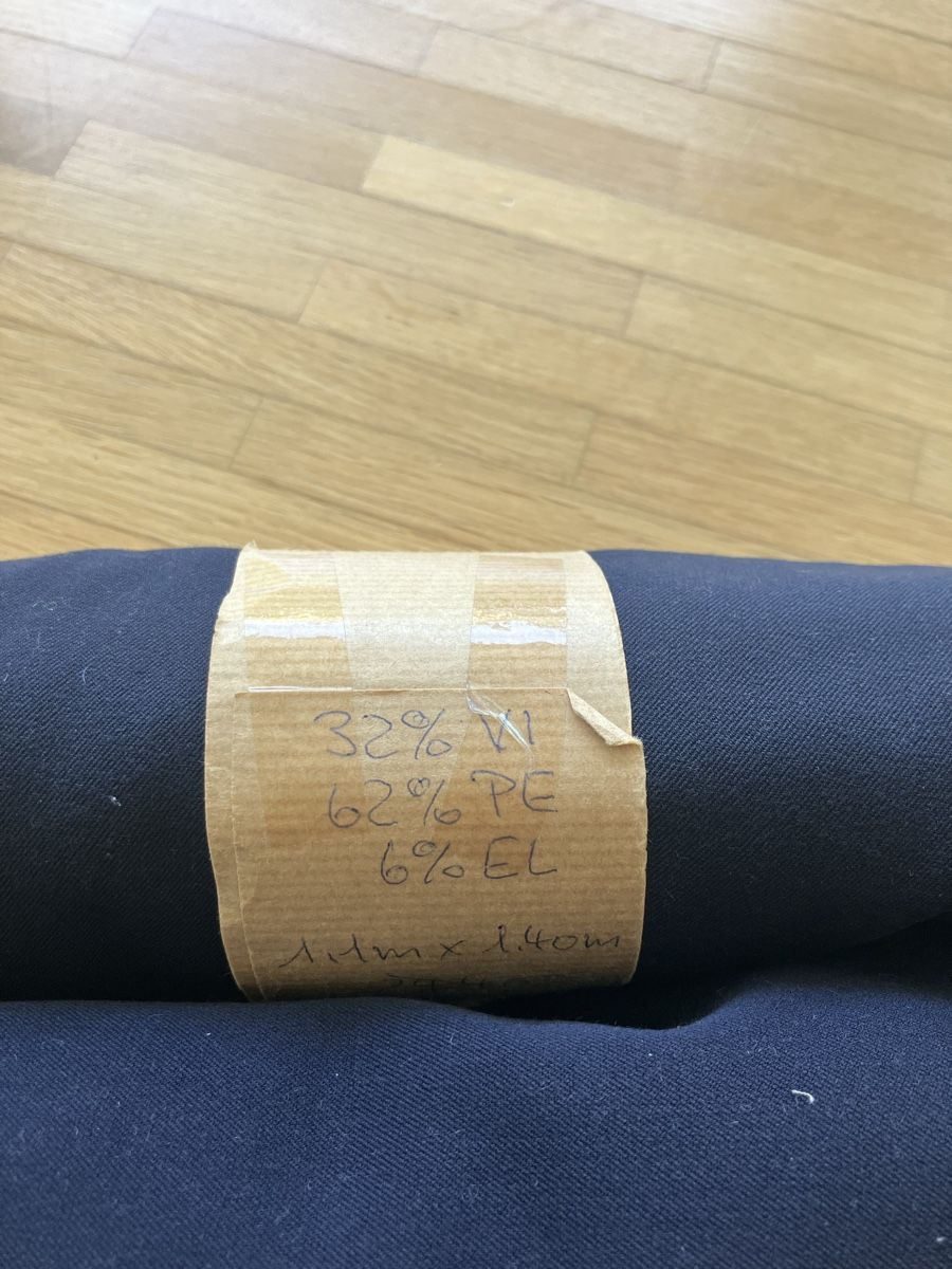 Tissus: Stoff dunkelblau Mischgewebe neu – Neuf avec emballage d'origine à Luzern par xyz9 1