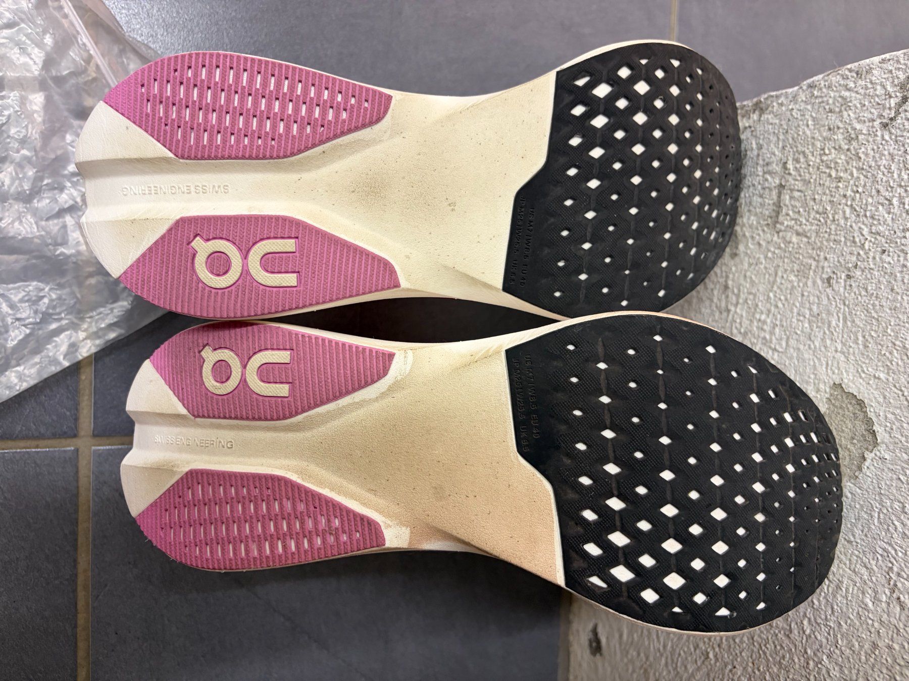 On Chaussures hommes: On LightSpray Cloudboom Strike - Unisex - Grösse EU 40 – D'occasion à Zürich par luk_tar 3