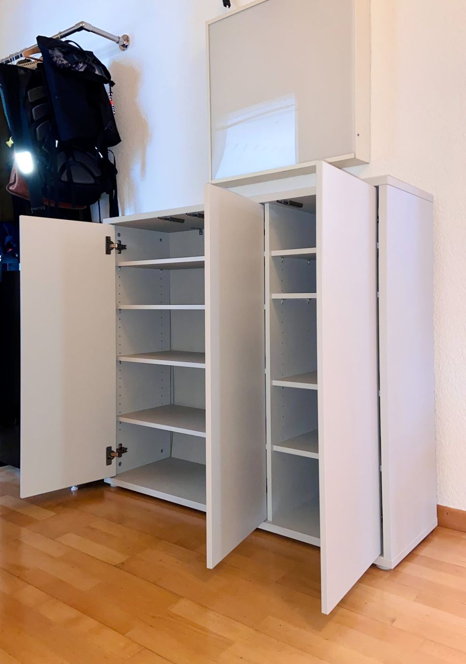 Scaffali: Schuhregal hellgrau neu – Nuovo (secondo la descrizione) da Zürich venduto da DoraJean 2