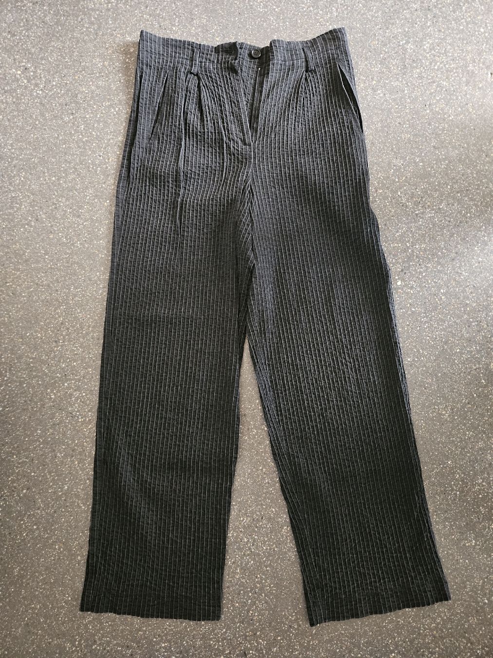 Hosen: Clemente Hose schwarz gestreift Gr 2 M – Neu (gemäss Beschreibung) aus Anwil von tamoos