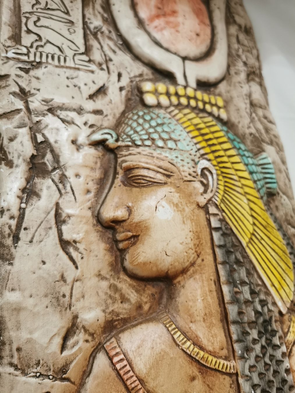 Foto & Immagini: Relief der Isis-Hathor. – Usato da Basel venduto da Treasurehunter 5