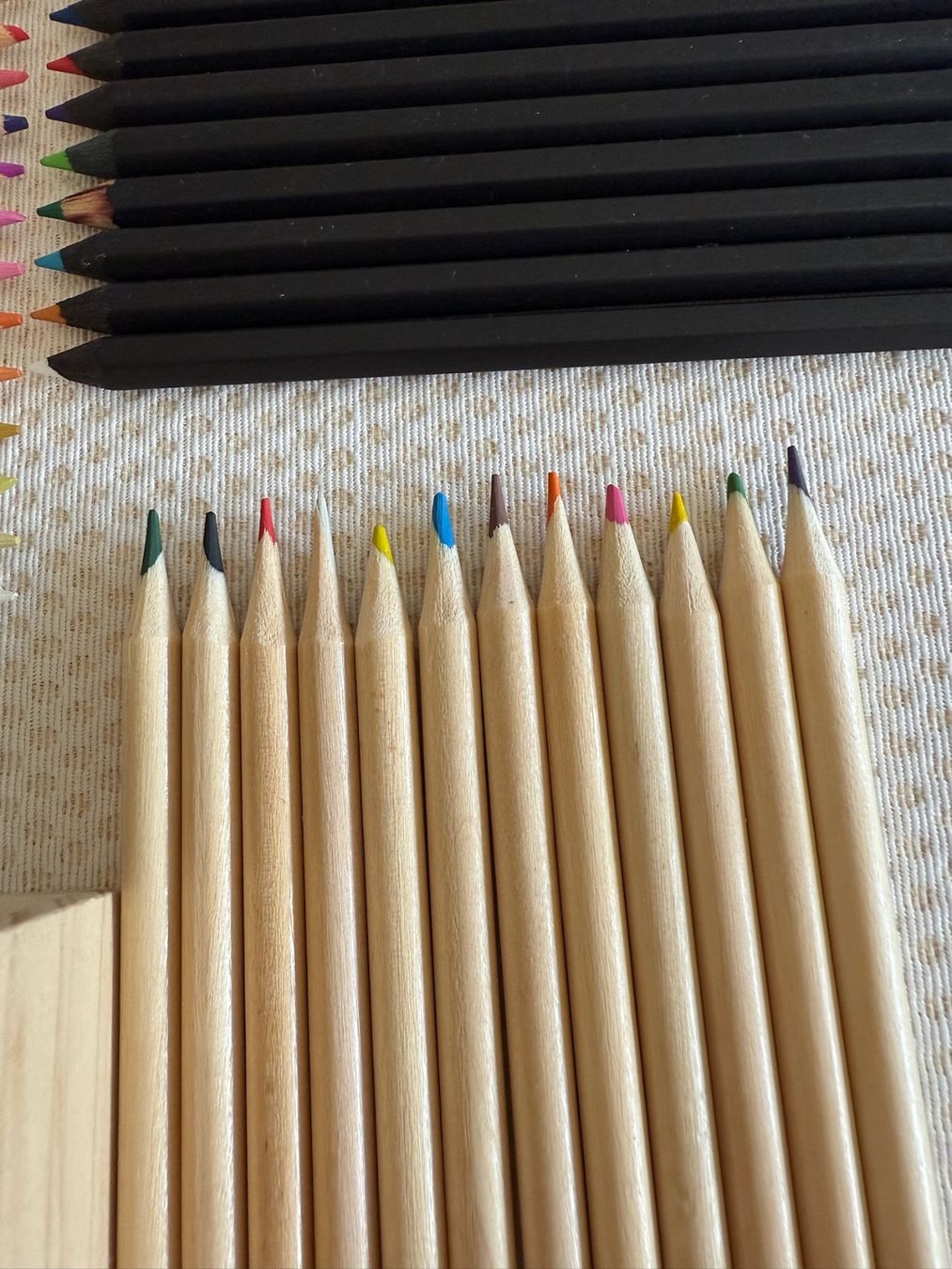 Matite, matite colorate & gessi: Crayons de couleurs – Usato da Sion venduto da accroshoes 4
