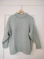 bequemer hellblauer Pullover