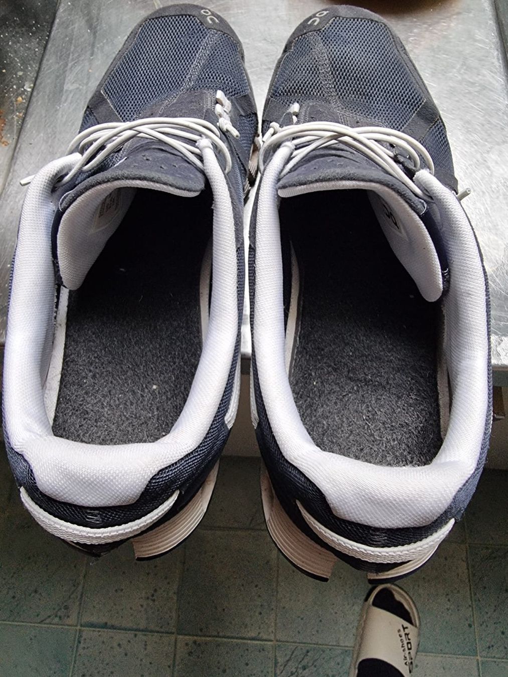 Scarpe da uomo: ON Cloud schuhe | EU46 – Usato da Stäfa venduto da a9uzel 2