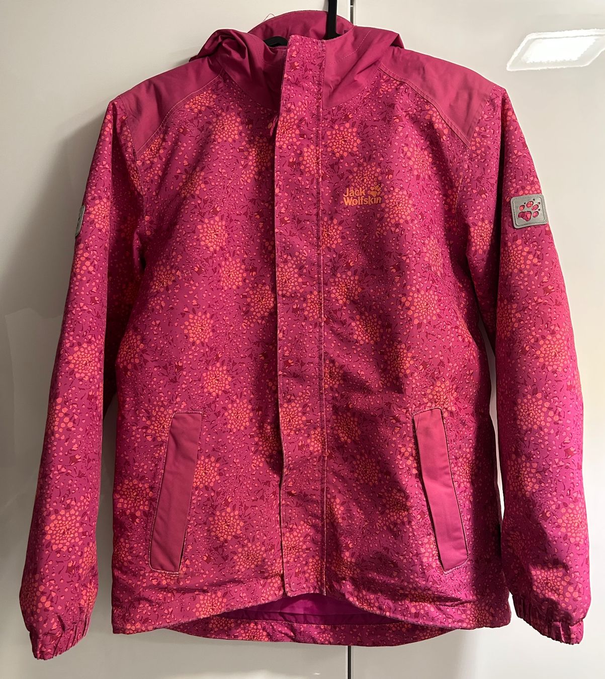 Jack Wolfskin Vestes & Manteaux: Jack Wolfskin Mädchen Winterjacke, Gr. 152 – D'occasion à Winkel par SavK