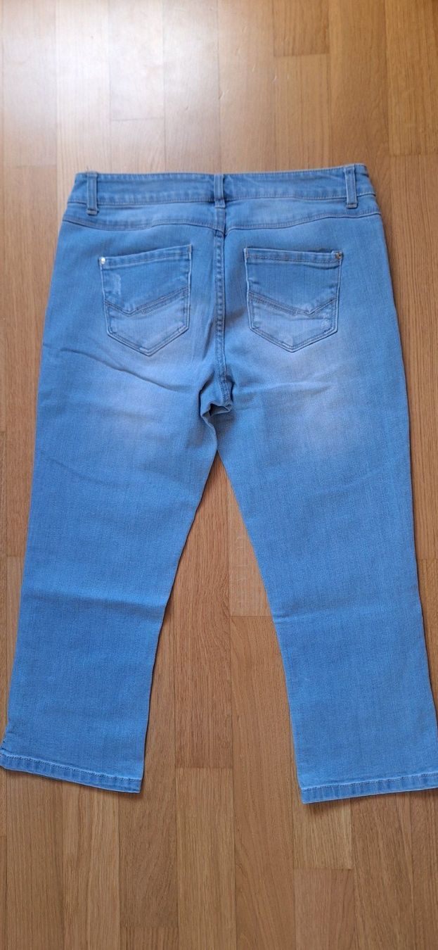 Jeans: Pantacourt / capri, jeans – Neu (gemäss Beschreibung) aus Lussery-Villars von pousinete02 2