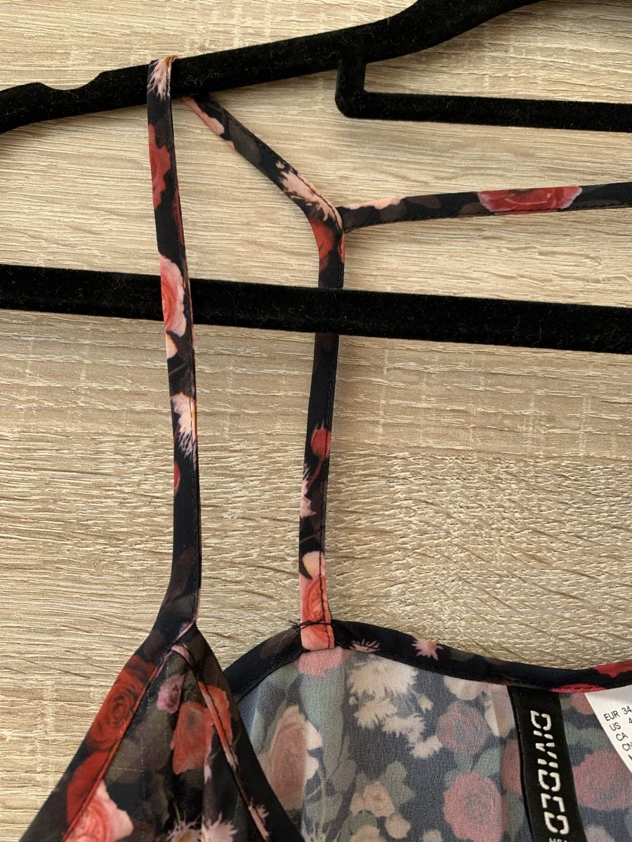 H&M Blusen, T-Shirts & Tops: Top fleuri – Neu (gemäss Beschreibung) aus Montreux von Izapeche811 3