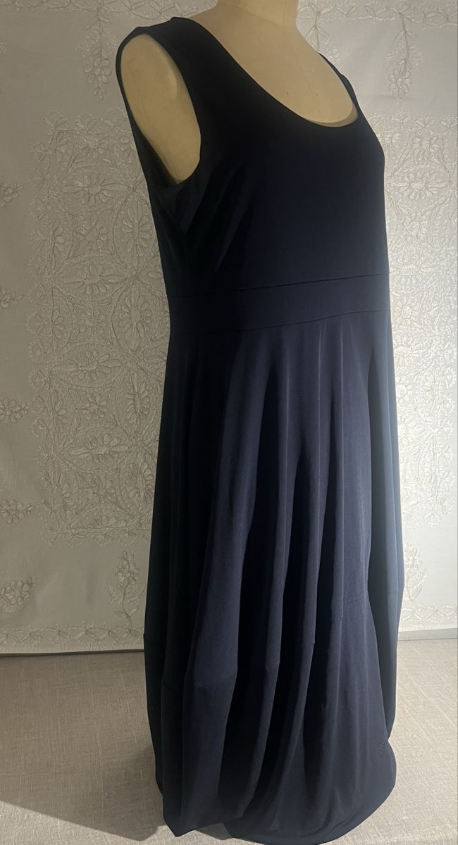 Vestiti: Robe sans manche Sandro Ferrone noire classe taille L – Usato da Genève venduto da DELIRBEADS 2