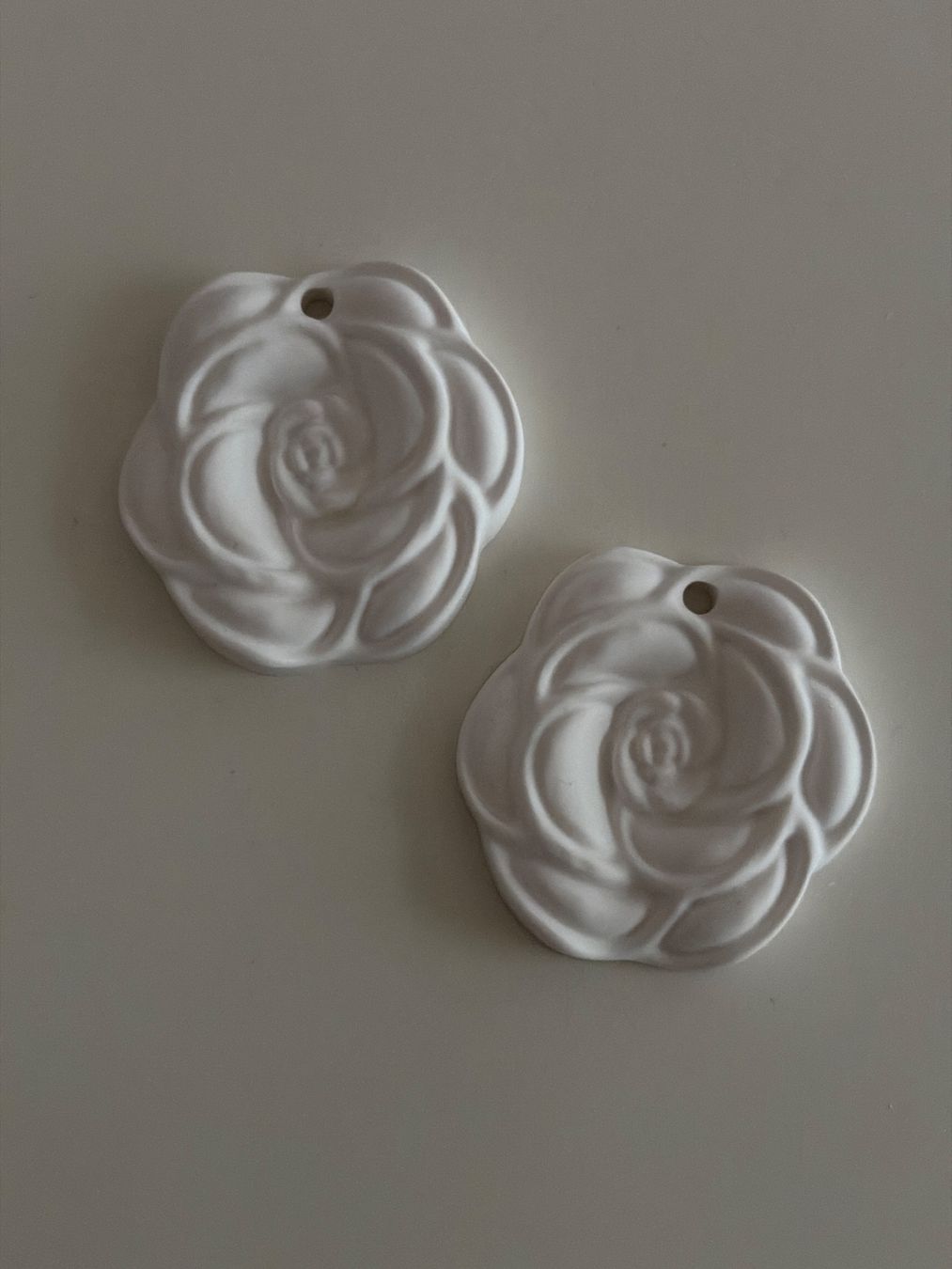 Alle Dekorationen: Camelia Anhänger – Neu (gemäss Beschreibung) aus Solothurn von Vintage87