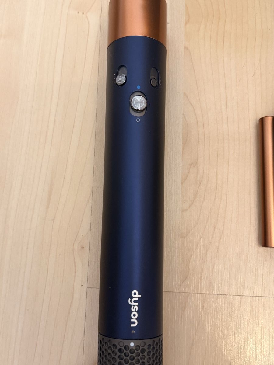 Dyson Lockenstäbe & Haarglätter: Dyson Airwrap Complete neuwertig blau Kupfer – Gebraucht aus Zürich von eve_f8j2 1
