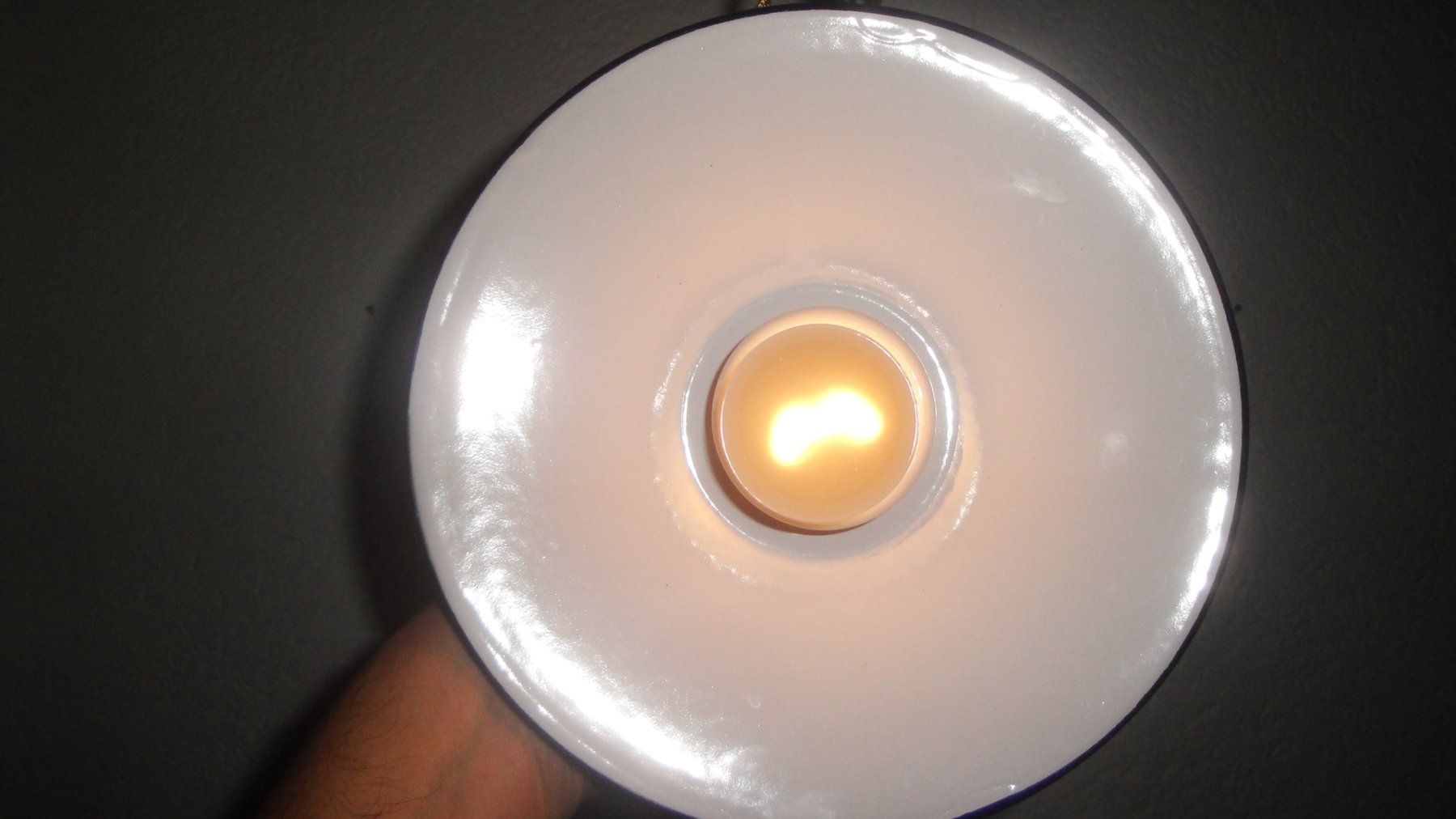 Lampadari & plafoniere: Kellerlampe mit Emaillierter Lampenschirm – Usato da Zürich venduto da Paykan 2