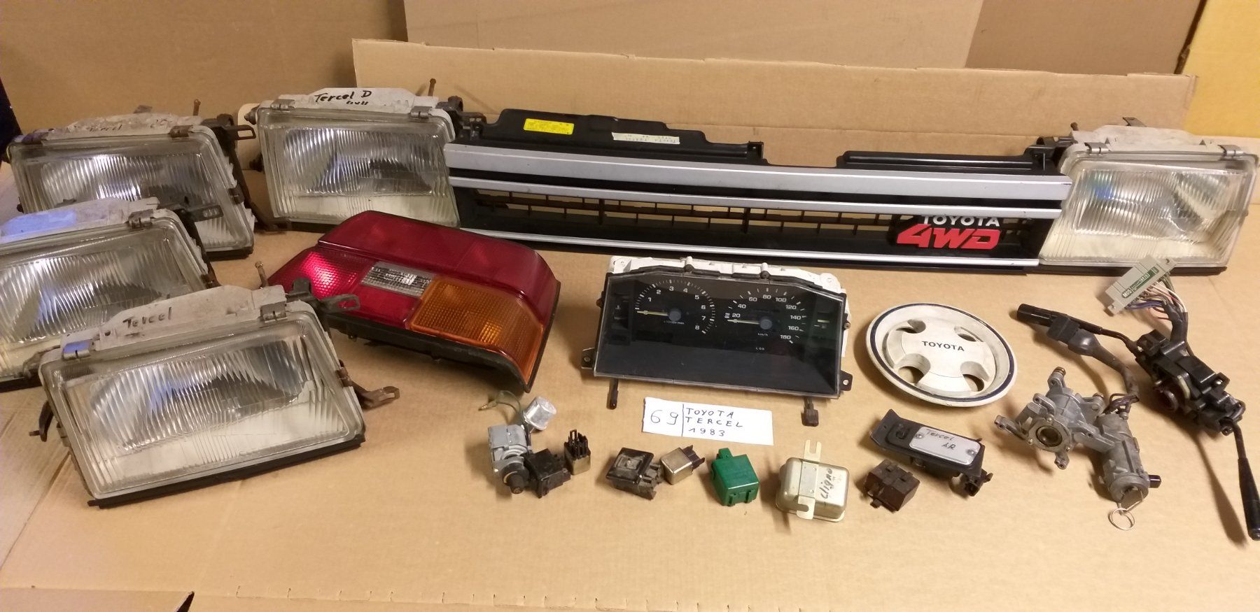 Toyota Tutti pezzi di ricambio auto: TOYOTA TERCEL 1983 OLDTIMER  DIVERSES PIECES  /  DIV. TEILE – Usato da cortébert venduto da rlv