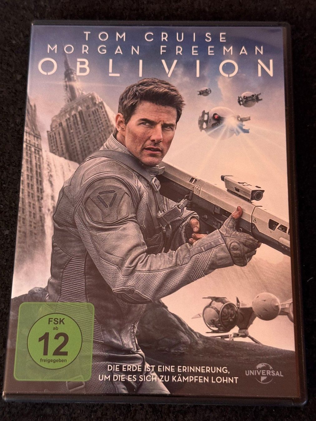 Tutti i DVDs: Oblivion DVD DE/EN/RU/TK Tom Cruise - Morgan Freeman – Usato da Fribourg venduto da tschjoly
