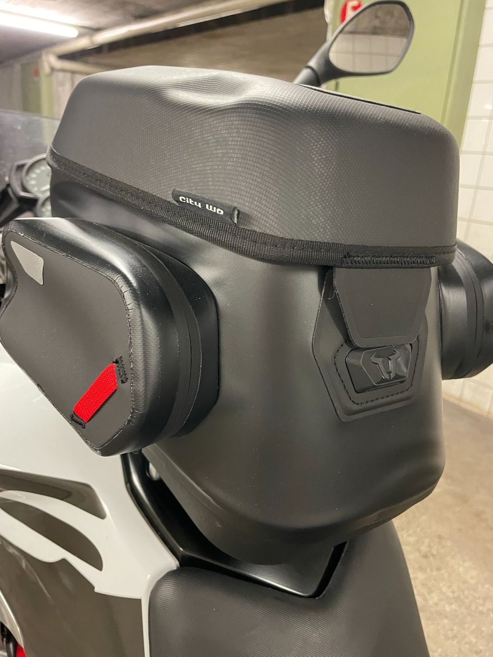 Rucksäcke: Tankrucksack SW-MOTECH PRO City WP – Neu (gemäss Beschreibung) aus Lachen SZ von portbrin 1