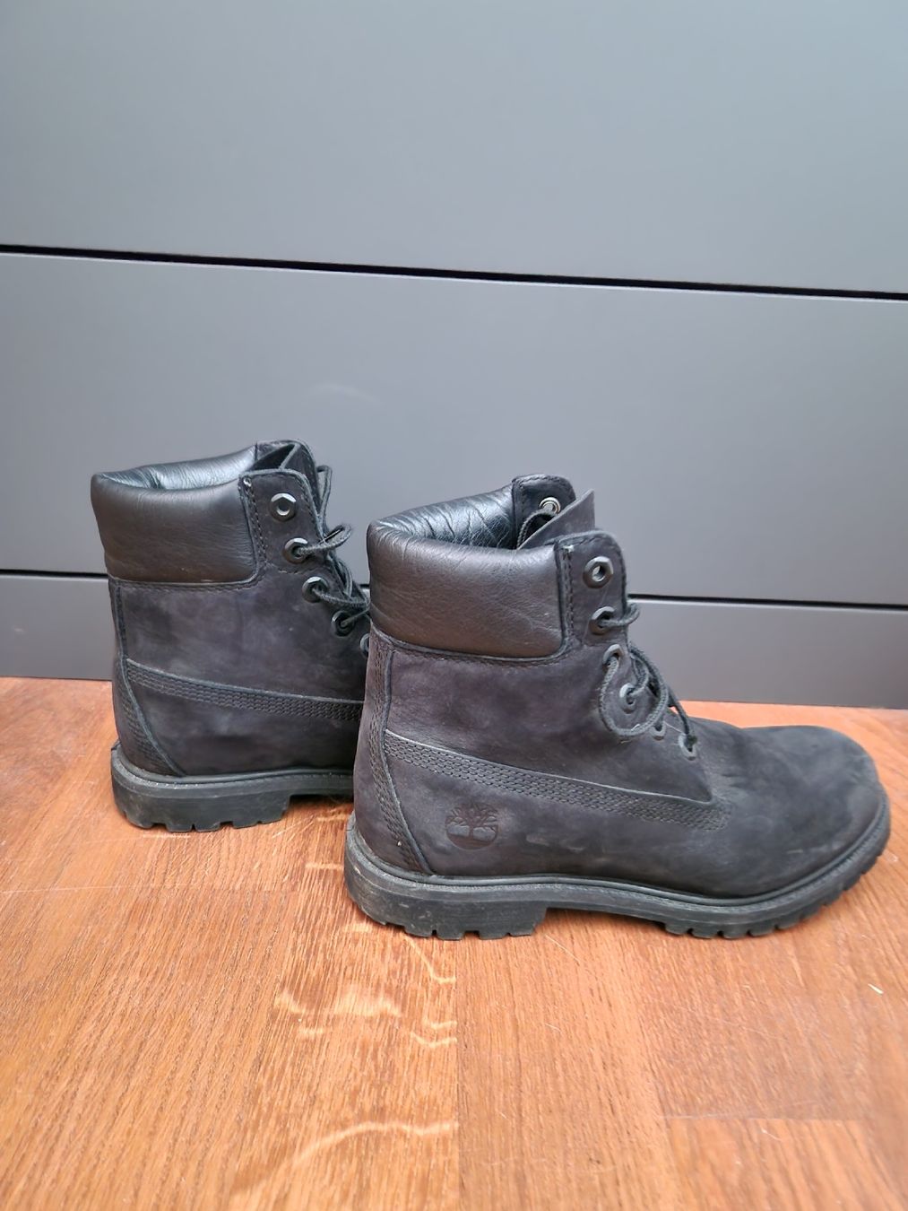 Timberland Scarpe da donna: Timberland Boots schwarz Gr. 37,5 – Usato da Frauenkappelen venduto da sarahgygax_ 3