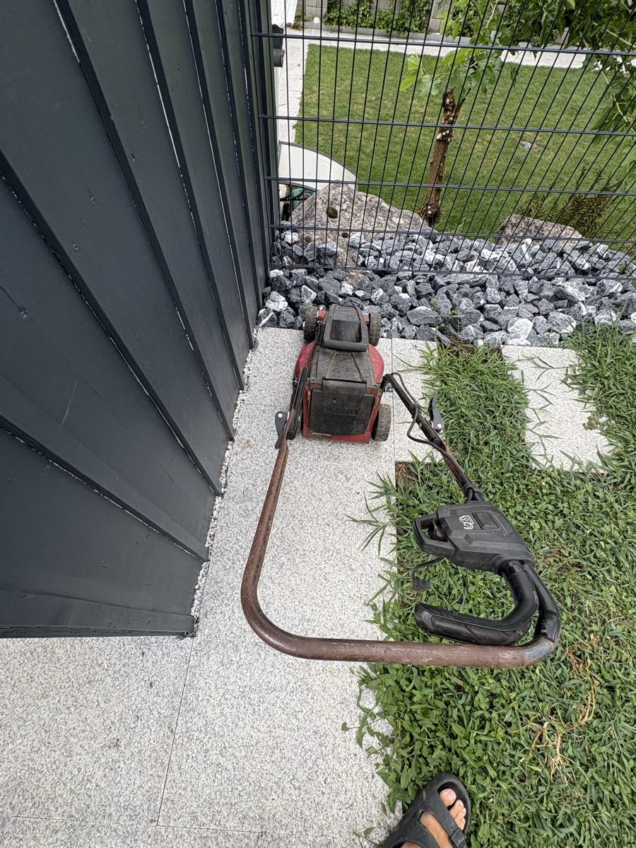 Tondeuses à gazon: Rasenmäher Rot mit Stromkabel-Antrieb – D'occasion à Spreitenbach par ves95 1