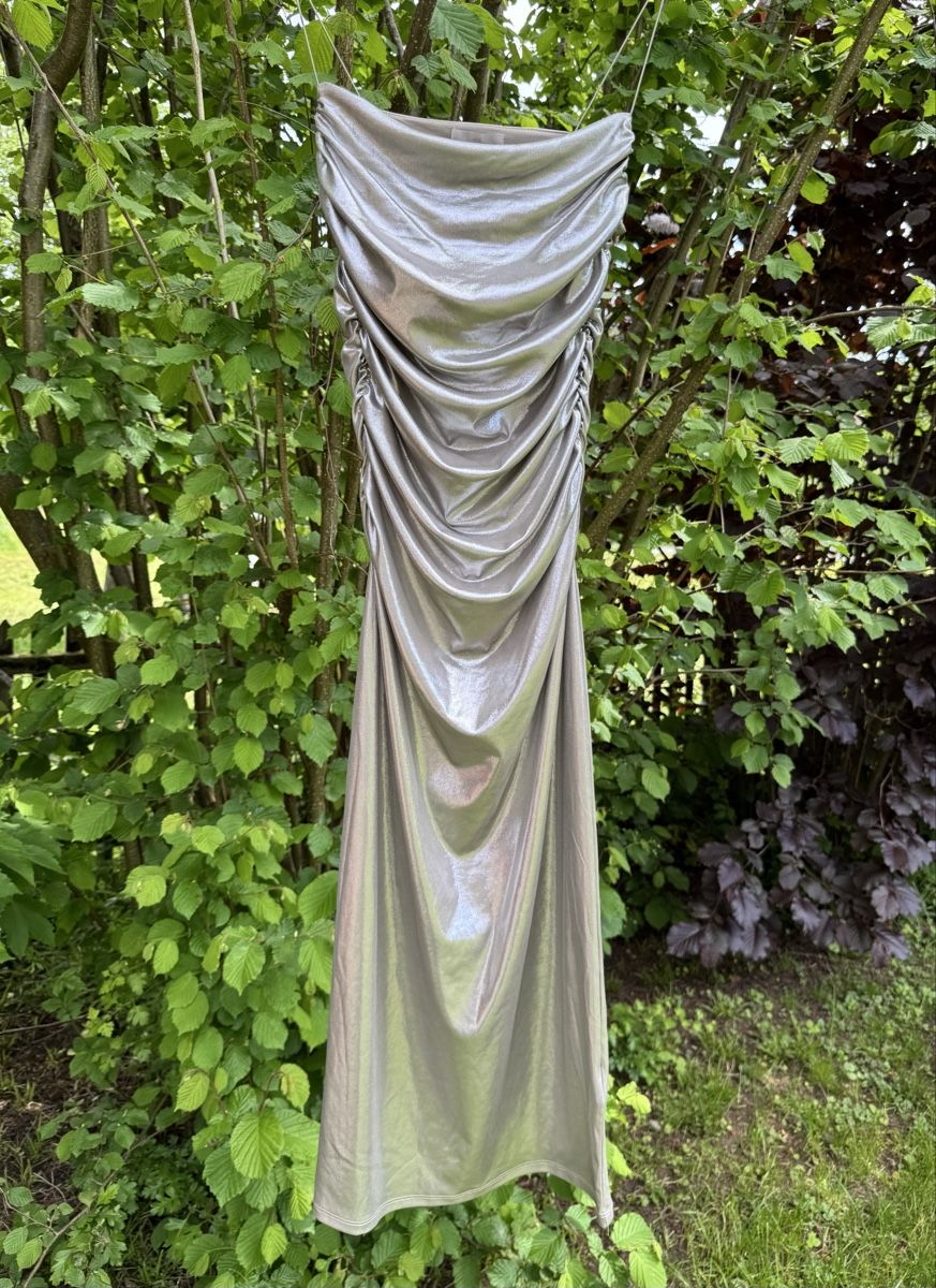 H&M Kleider: Silberkleid von H&M / NEU / Grösse: M – Neu (gemäss Beschreibung) aus hendschiken von hippielfe 1
