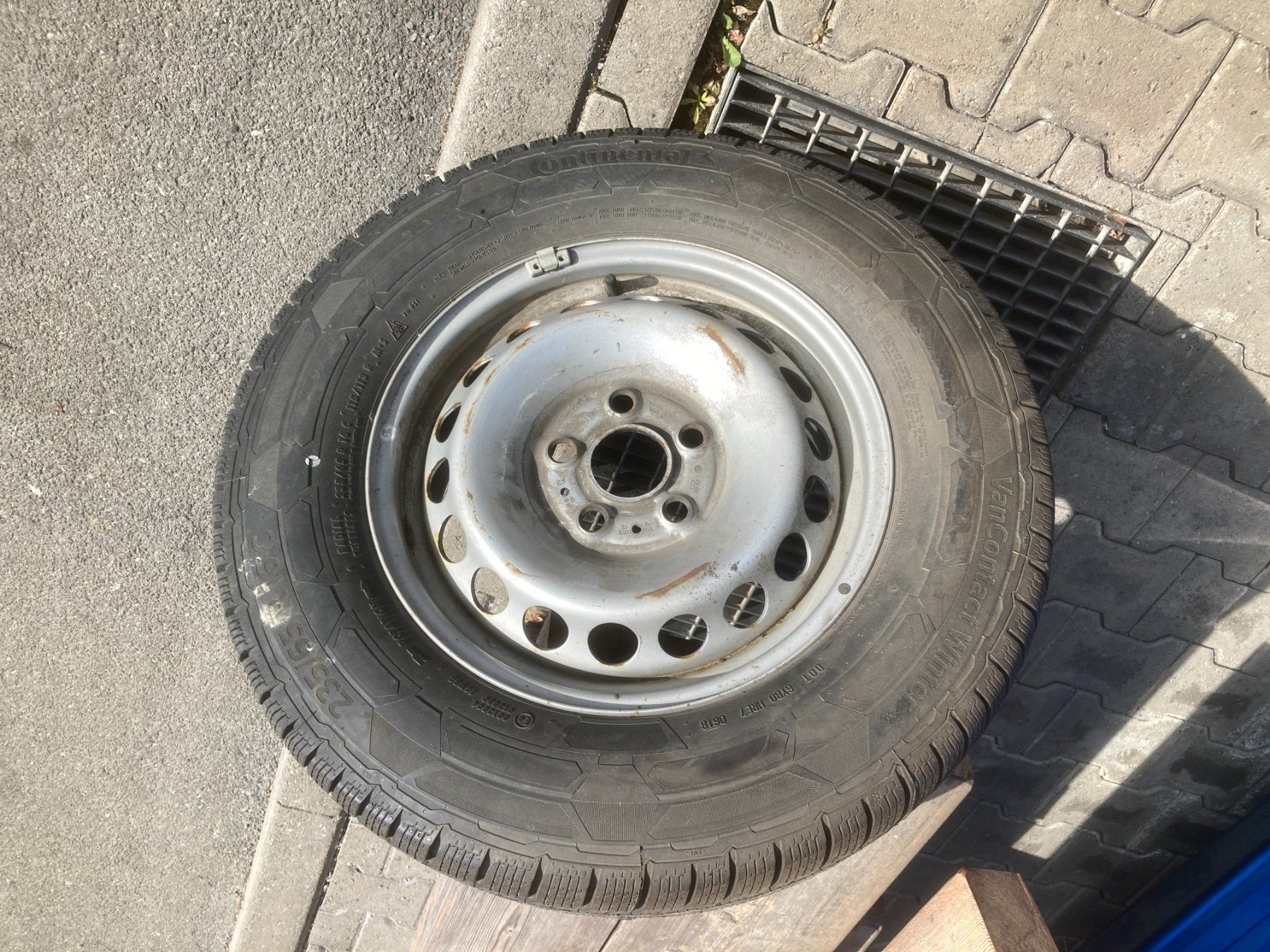 Volkswagen Pneumatici & Ruote complete: VW Crafter Ersatzrad 235/65R16C – Usato da Cham venduto da WB2223