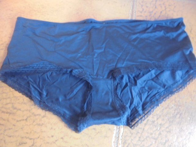 H&M Sonstige Unterwäsche: Slip schwarz Gr. 44 H&M NEU – Neu (gemäss Beschreibung) aus Hinwil von Glasperlen