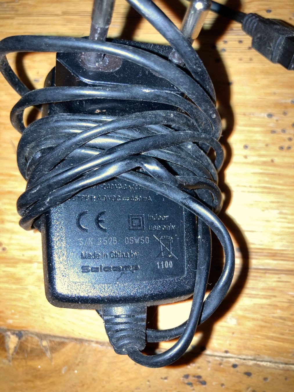 Sony Caricabatterie: Sony Ericsson Ladegerät Netzteil 4.9V AC-450mA – Usato da Eglisau venduto da Shoprabbit 2