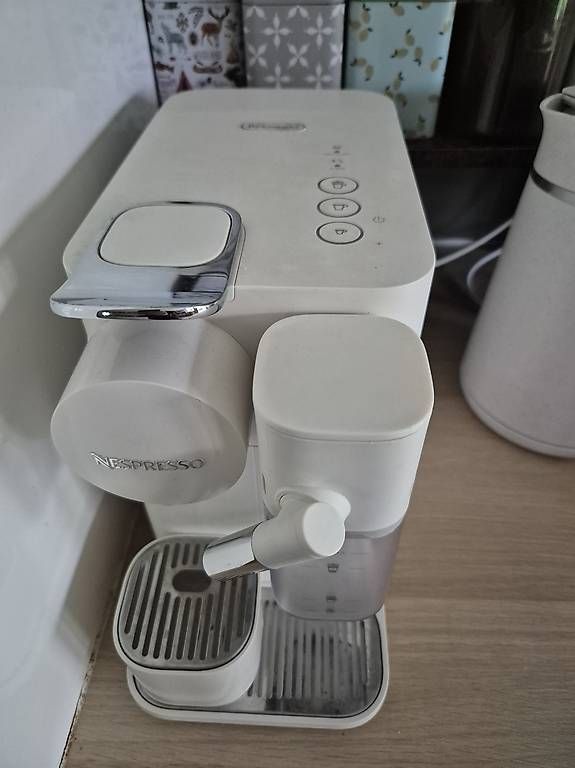 Machines à café & Machines à expresso: Nespresso Lattissima One – D'occasion à Leuzigen par mar_8hm2 1