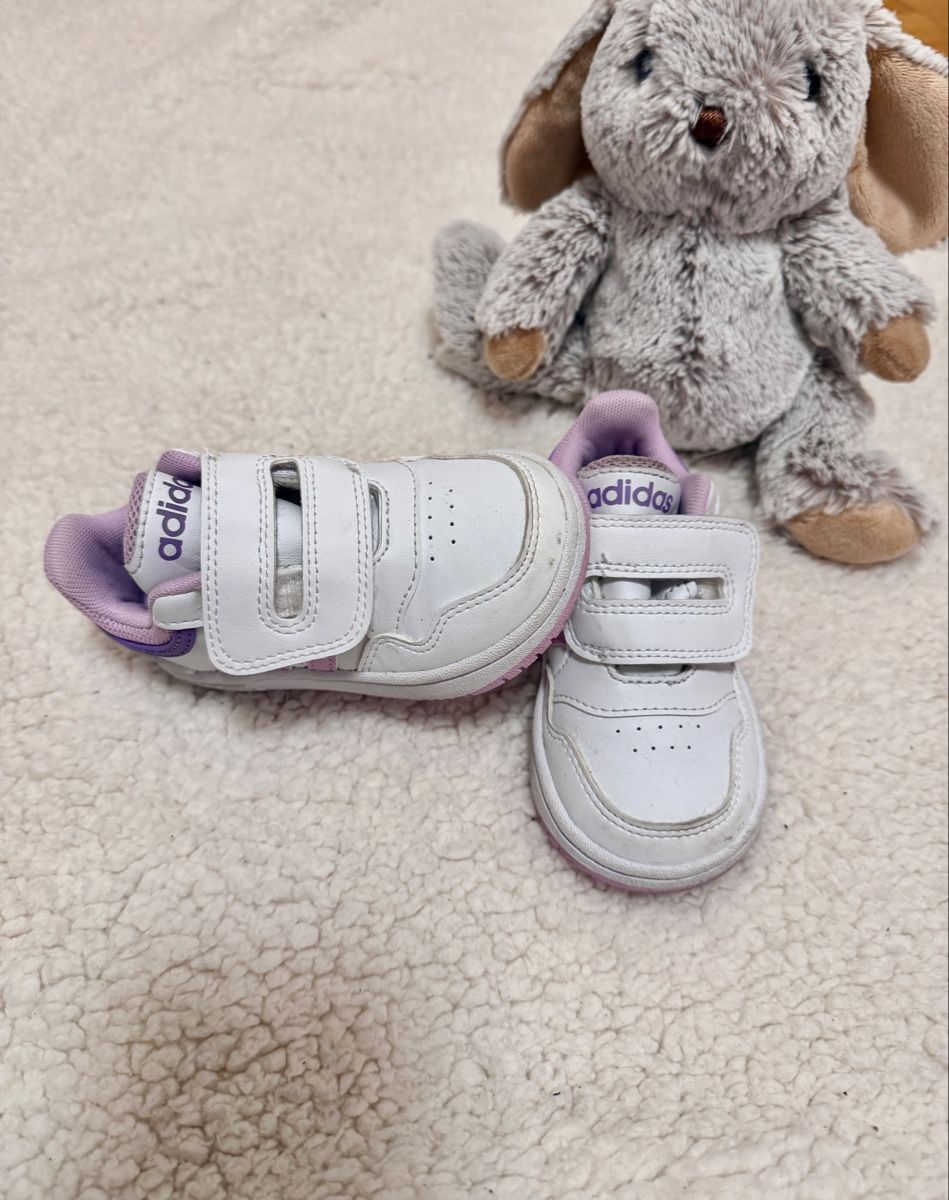Adidas Schuhe für Mädchen: Adidas Schuhe Gr. 22 – Gebraucht aus Horgen von AA.AW55 1