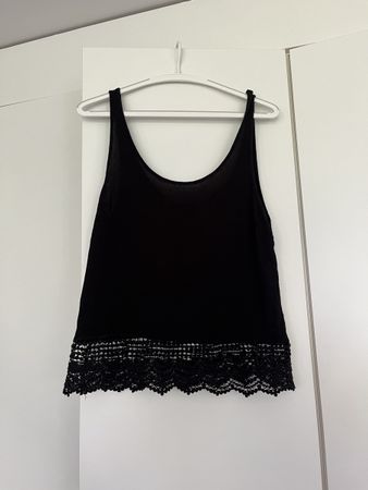 Schickes schwarzes Sommer Top mit Spitze, Grösse XS!