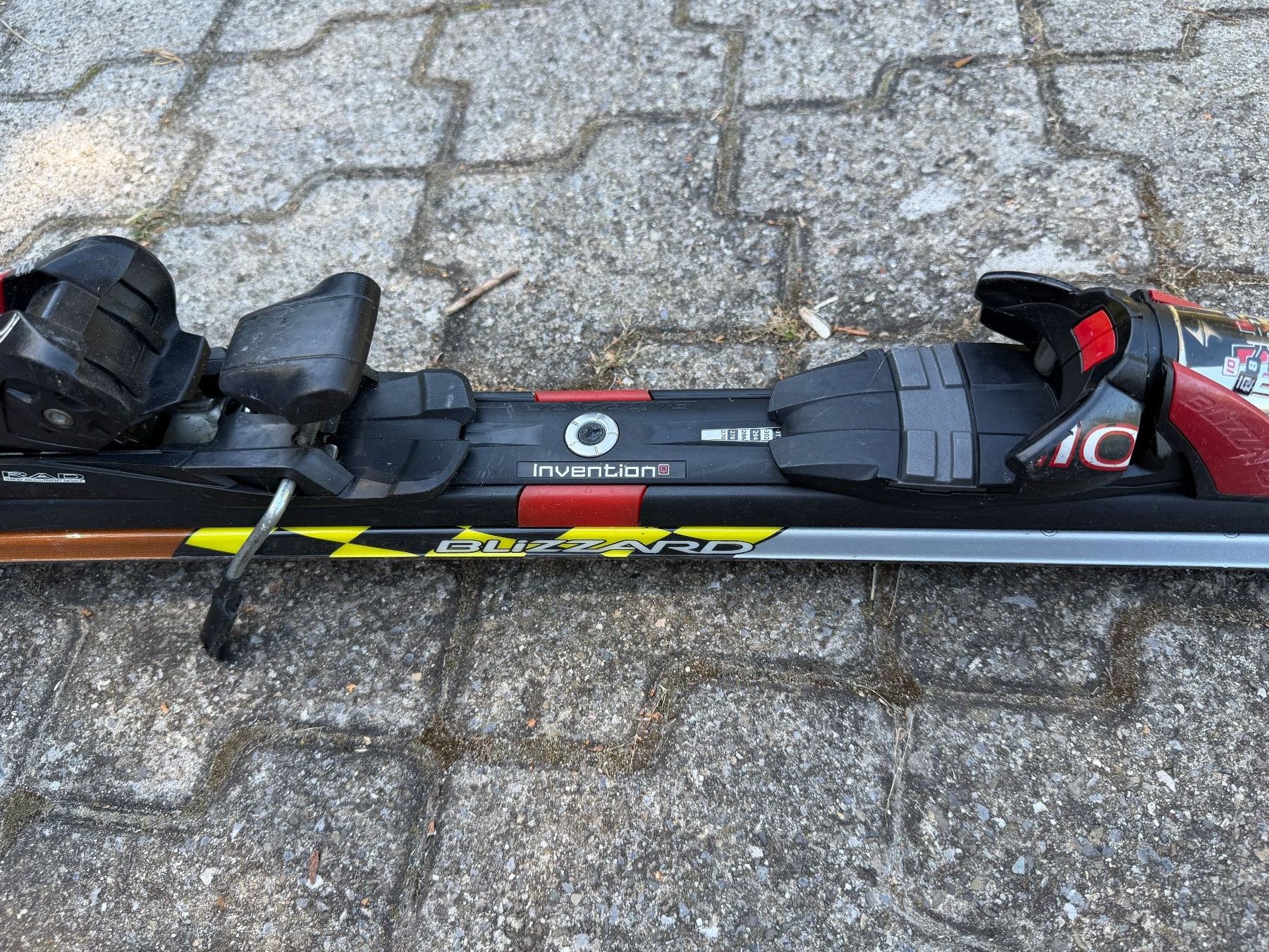 Blizzard Skis: Skis Blizzard B52 avec fixations et bâtons – Gebraucht aus Fribourg von J334455 1