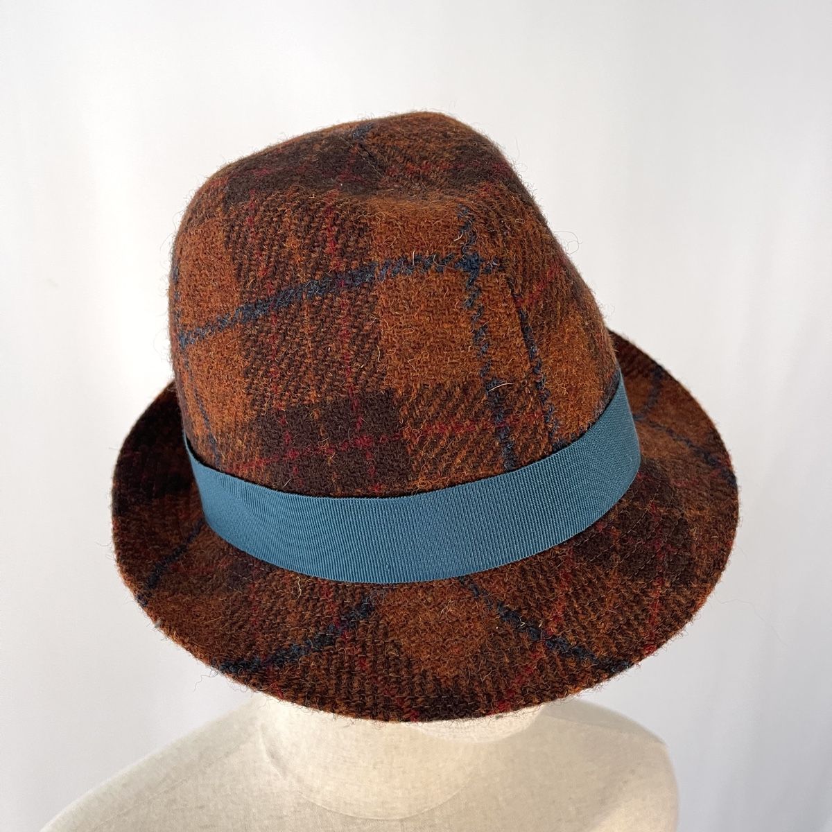 Copricapi, berretti & cappellini: HARRIS TWEED LOEVENICH New Hat – Nuovo e nell'imballaggio originale da Emmen venduto da Avviivva_Com2023 2