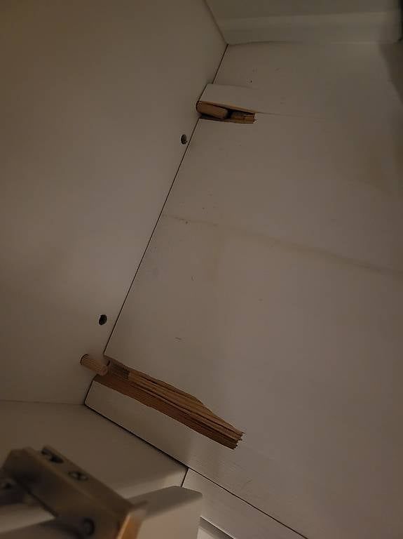 Armadi: Weisser Holz-Kleiderschrank – Usato da Adliswil venduto da Swiss_Coolio 2