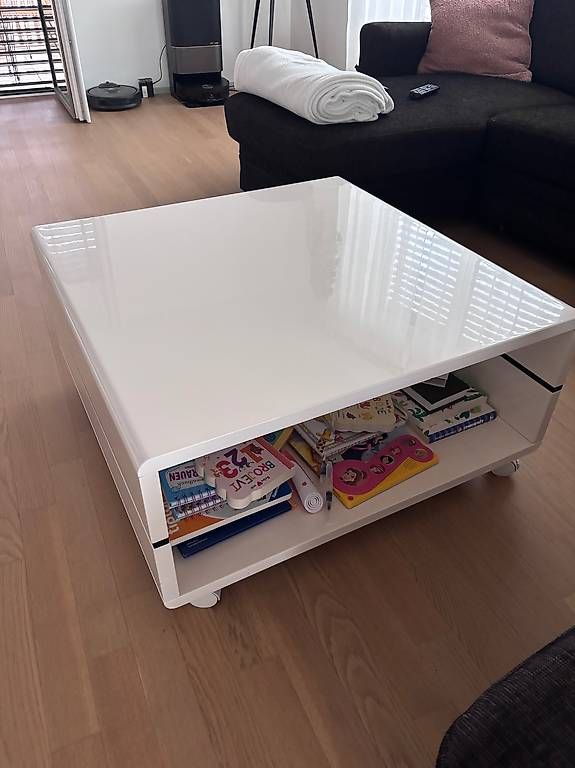 Tables: Couchtisch weiss – D'occasion à Dübendorf par pau_2sq6