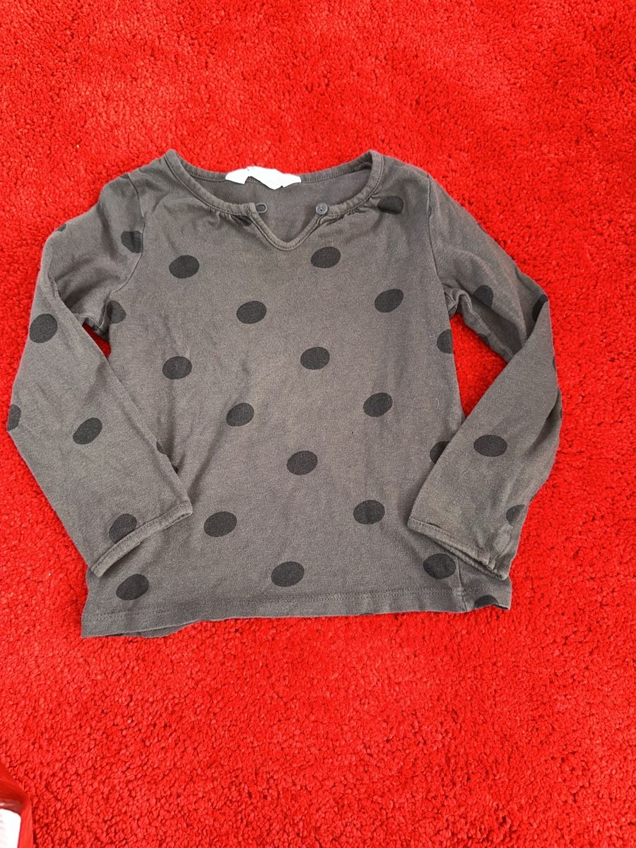 H&M Blusen, T-Shirts & Tops: Gr 98/104 H&M – Gebraucht aus Wettingen von hak_52m8