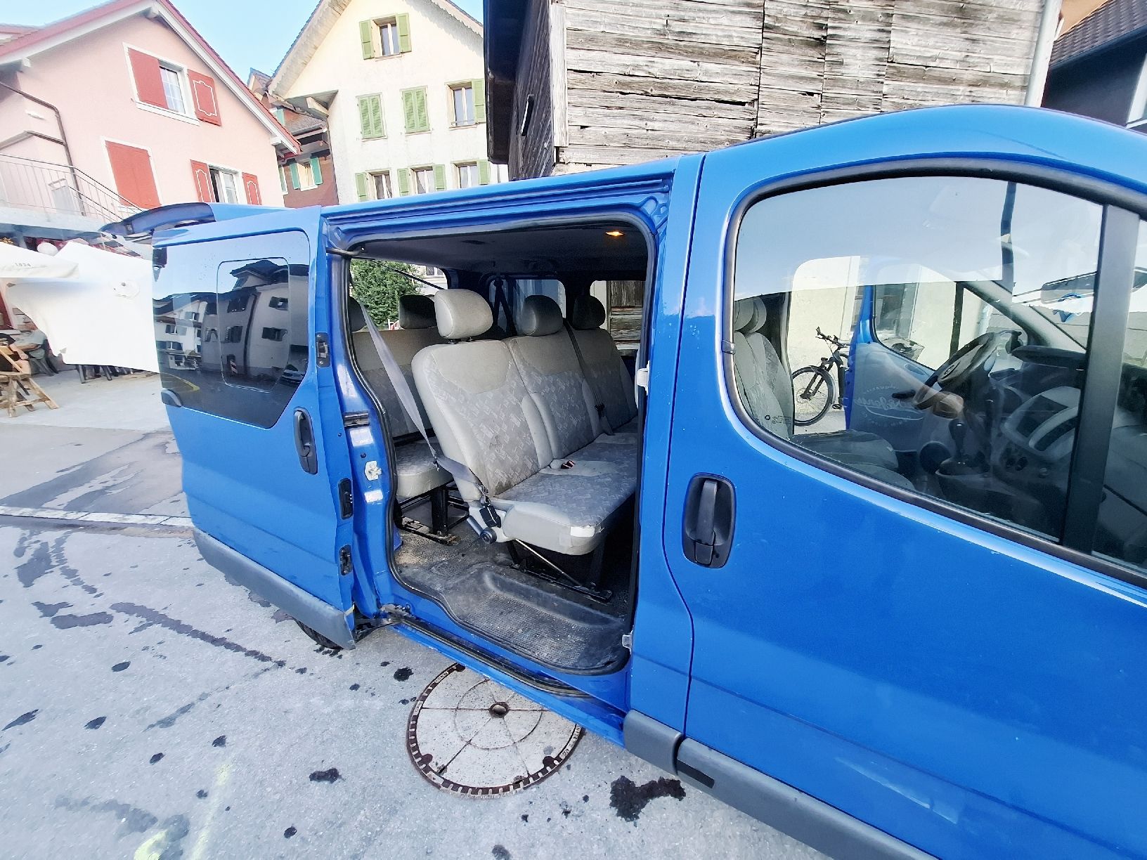 Opel Autos: Opel Vivaro 2.5 9Plätzer – D'occasion à Buochs par TodoAlles 6