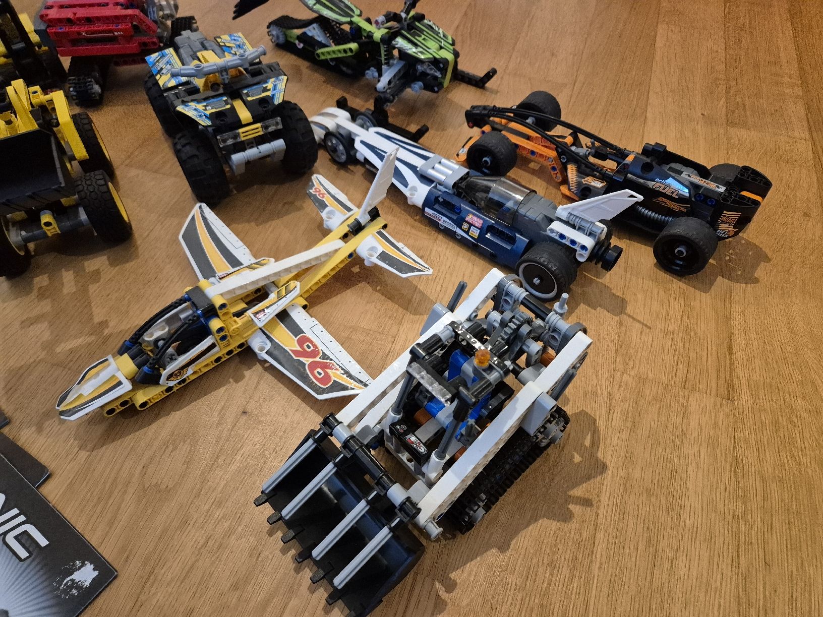 Lego Baukästen: Diverse Lego Technic Sets mit Anleitungen – Gebraucht aus Muttenz von Rbuser 4