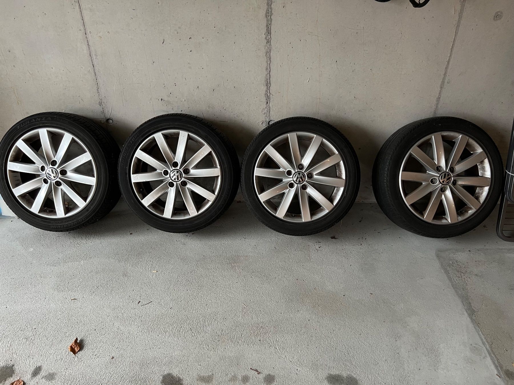 Pneus & Kompletträder: VW Golf Alufelgen - Kompletträder – Gebraucht aus Frenkendorf von FSG88