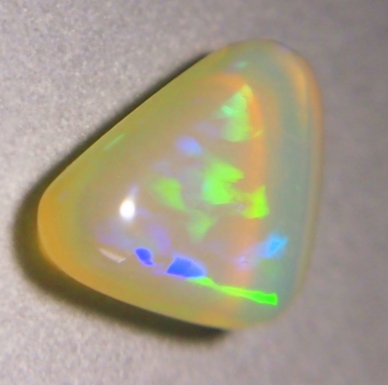 Pietre preziose: 2,97 Karat farbfunkelnder Welo-Opal,  fein geschliffen – Nuovo e nell'imballaggio originale da Reinach BL venduto da Hesekiel39 8