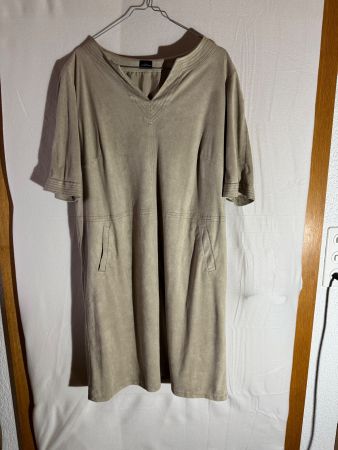 Kleid in Wildlederoptik von Your Sixth Sense Gr. 46