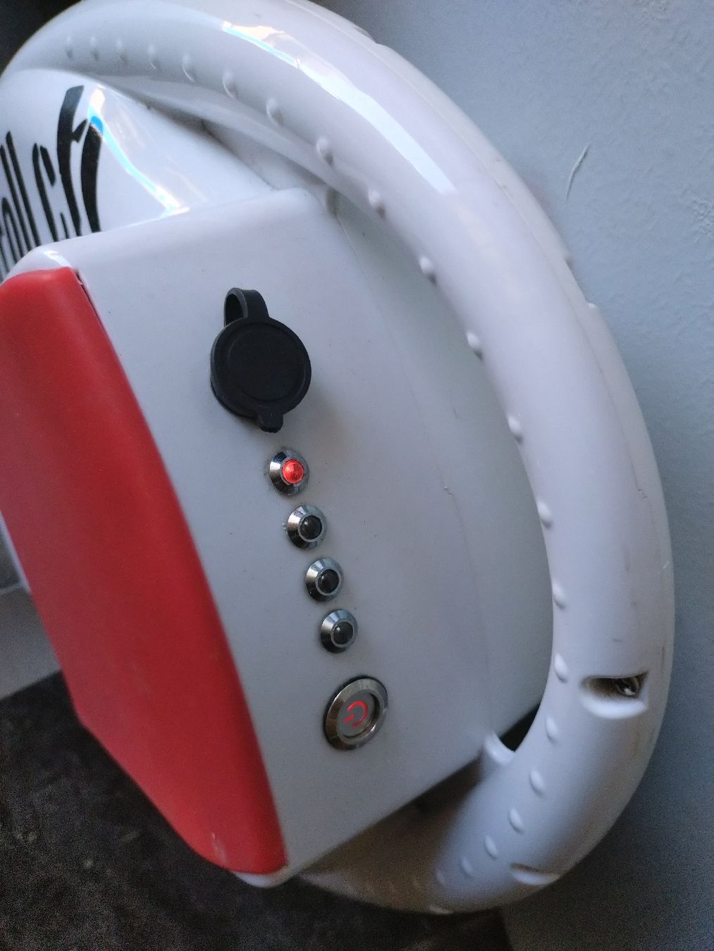 Kickboard: Trottinette électrique estroll.ch - Monoroue – Difettoso da Farvagny-le-Grand venduto da LaCaverne 1