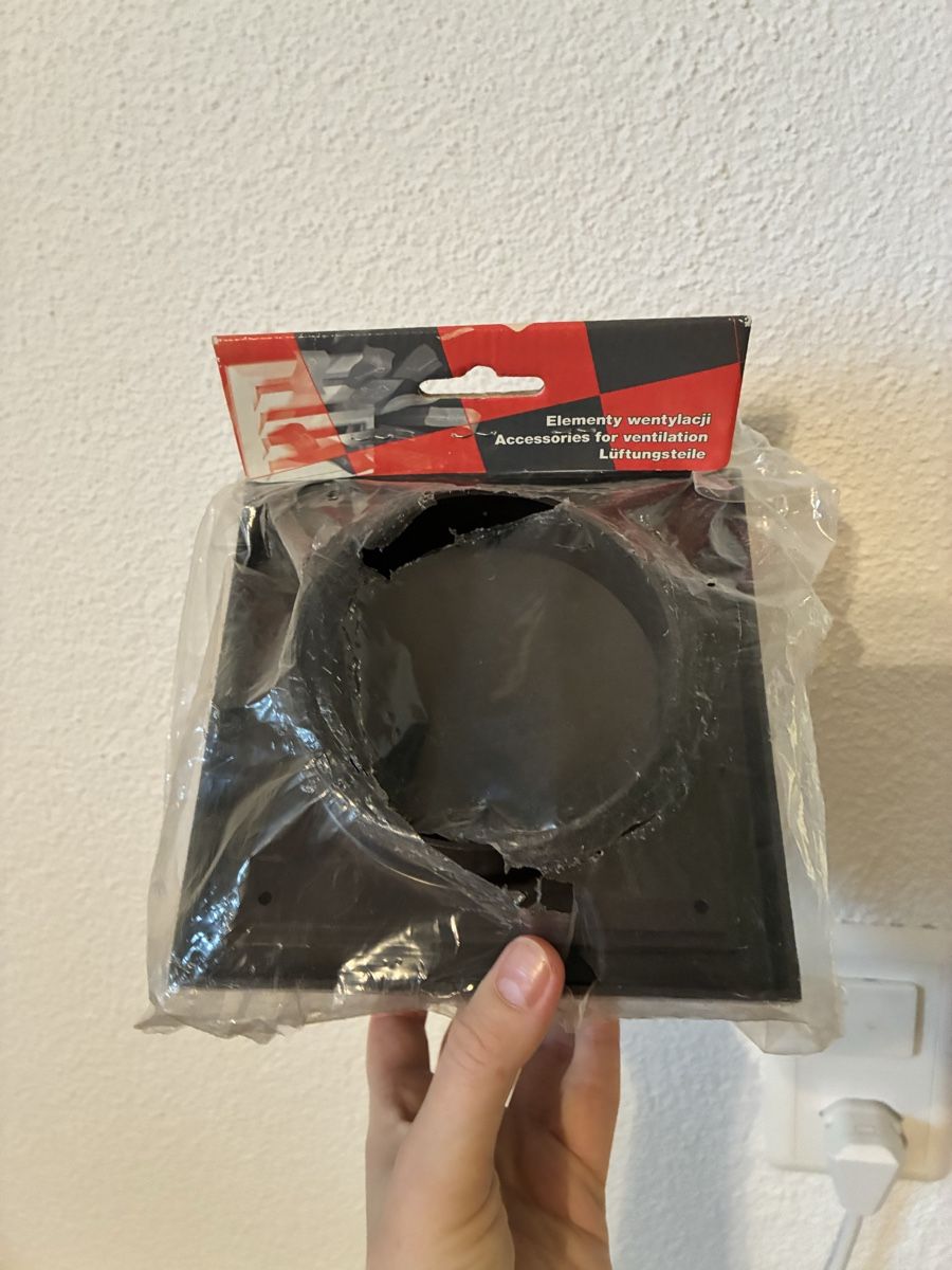 Tutti gli attrezzi: Ventilation Element, New & Sealed, Diameter 100mm, Black – Nuovo e nell'imballaggio originale da Untersiggenthal venduto da mic_ksv9