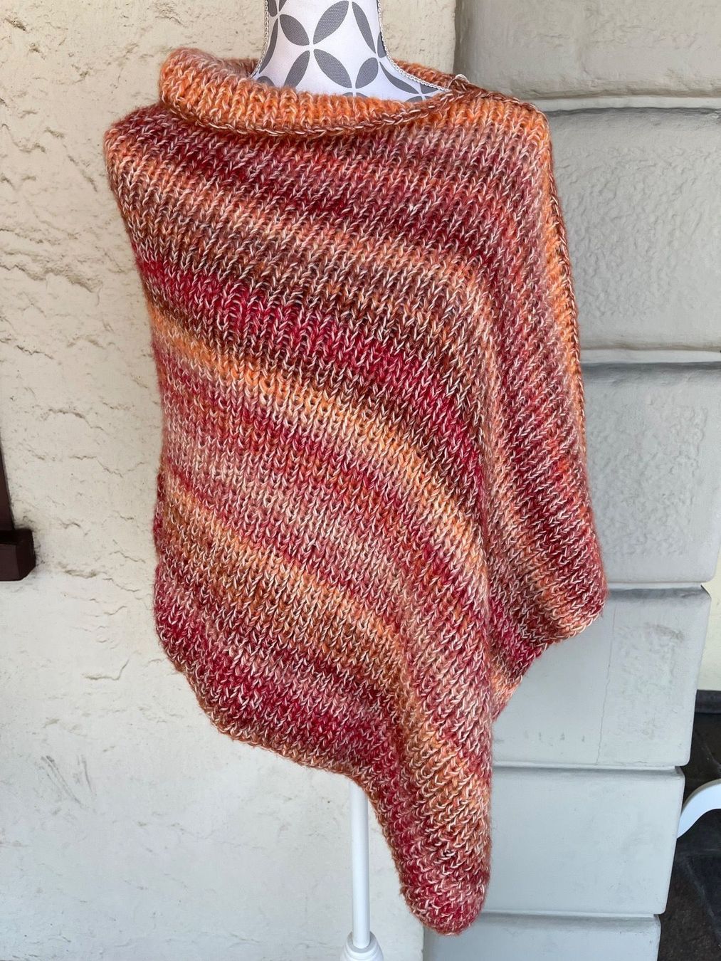 Altro in Moda donna: Poncho – Nuovo (secondo la descrizione) da Urnäsch venduto da pas_5r9c