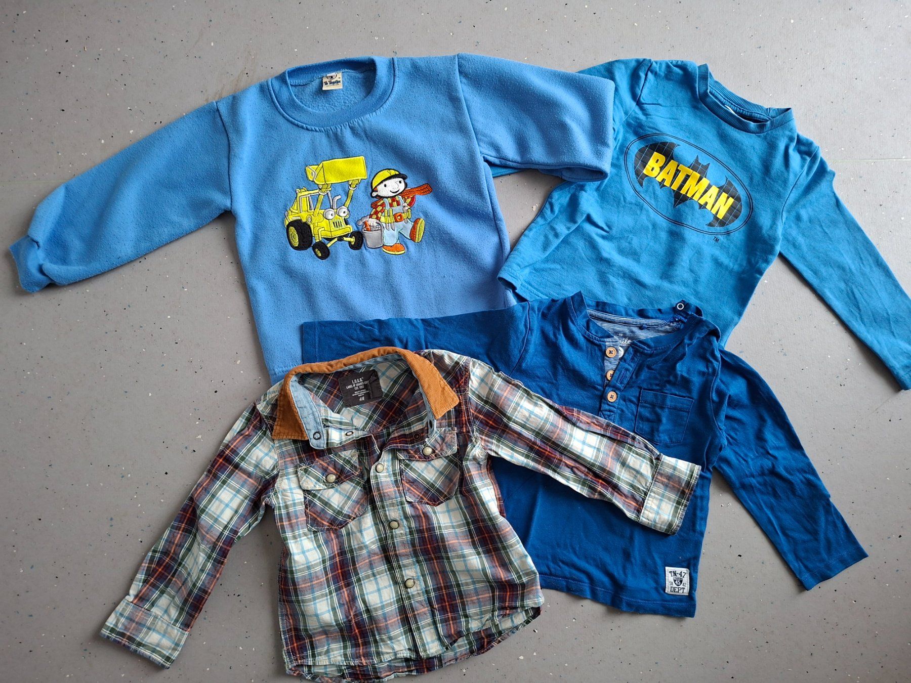 Lotti & Set di vestiti: Kleiderpaket Junge Gr. 98/104 – Usato da Münchenbuchsee venduto da lanereal