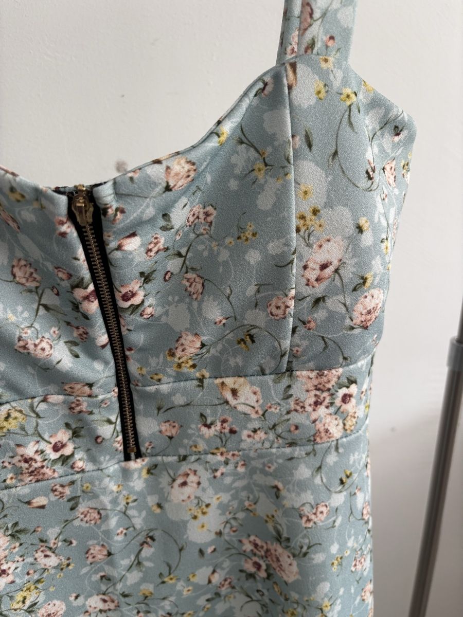 Vestiti: Kleid blau mit Blumen  – Usato da Sulzbach venduto da dfrey25 1