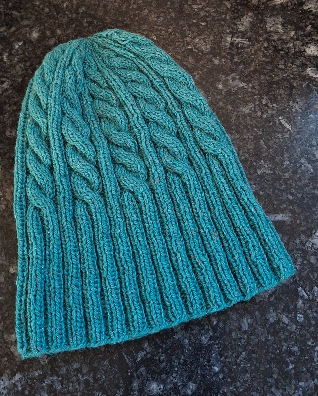 Chapeaux, bonnets & casquettes: Mütze "Pine" handgestrickt    NEU – Neuf (Voir description) à Langenthal par Handstrick 4
