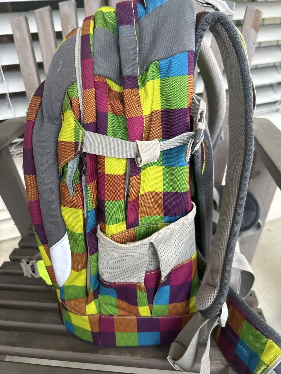 Satch Sacs & sacs à dos: Satch Schulrucksack bunt kariert Grösse verstellbar – D'occasion à Gattikon par boriskhv 1