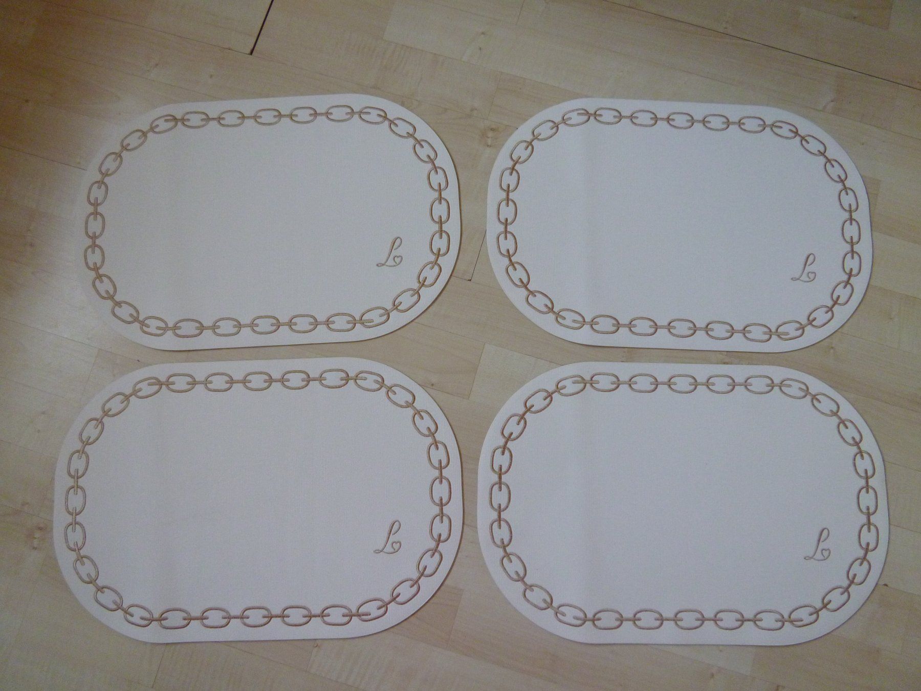 Altra biancheria da tavola: 4 schöne Tischsets beige-weiss Love – Nuovo e nell'imballaggio originale da Dättlikon venduto da Mamakuga 1