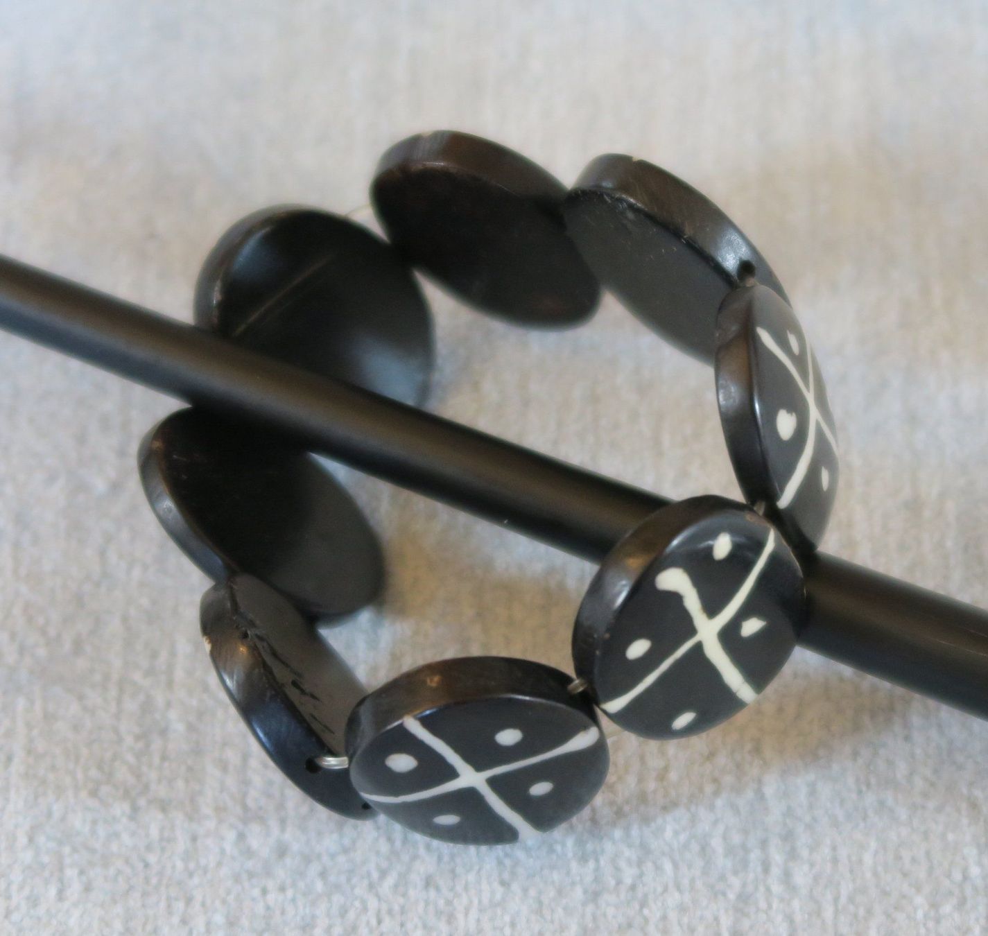 Armbänder & -reifen: Armband "Schild" aus Horn – Gebraucht aus Brittnau von marlenestone