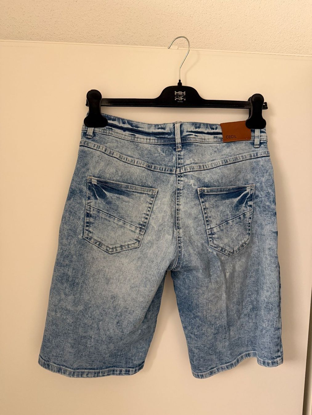Cecil Jeans: Damen Jeans Shorts Bermuda CECIL Grösse 28 – Nuovo (secondo la descrizione) da rheineck venduto da norwegianwood52 1
