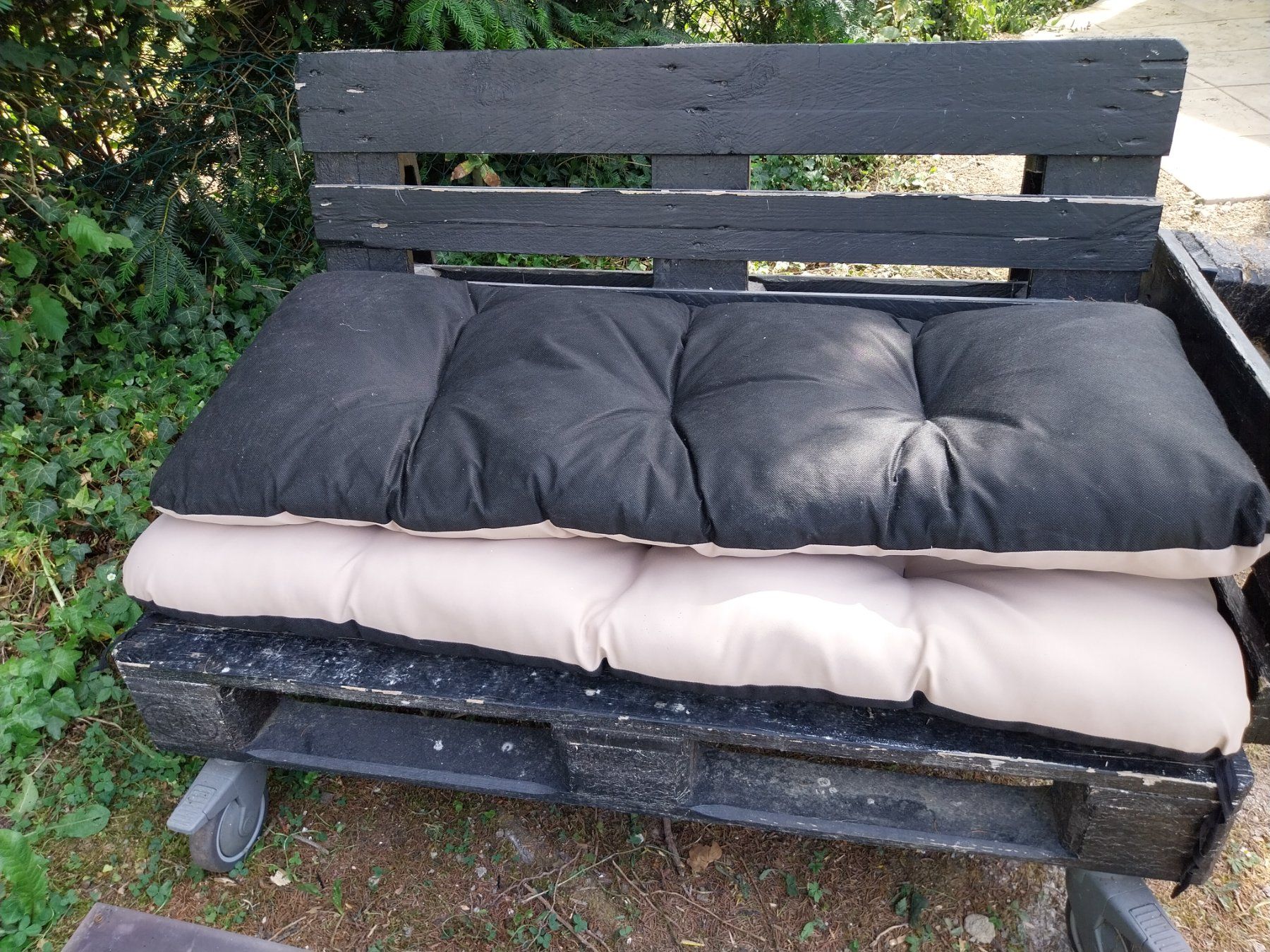 Cuscini: Coussins pour banc à palettes – Usato da Vessy venduto da antje.schmittmartin